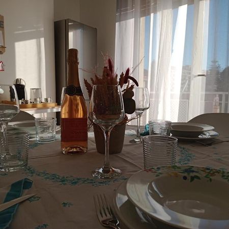 Alex'S House Apartment Sanremo Luaran gambar