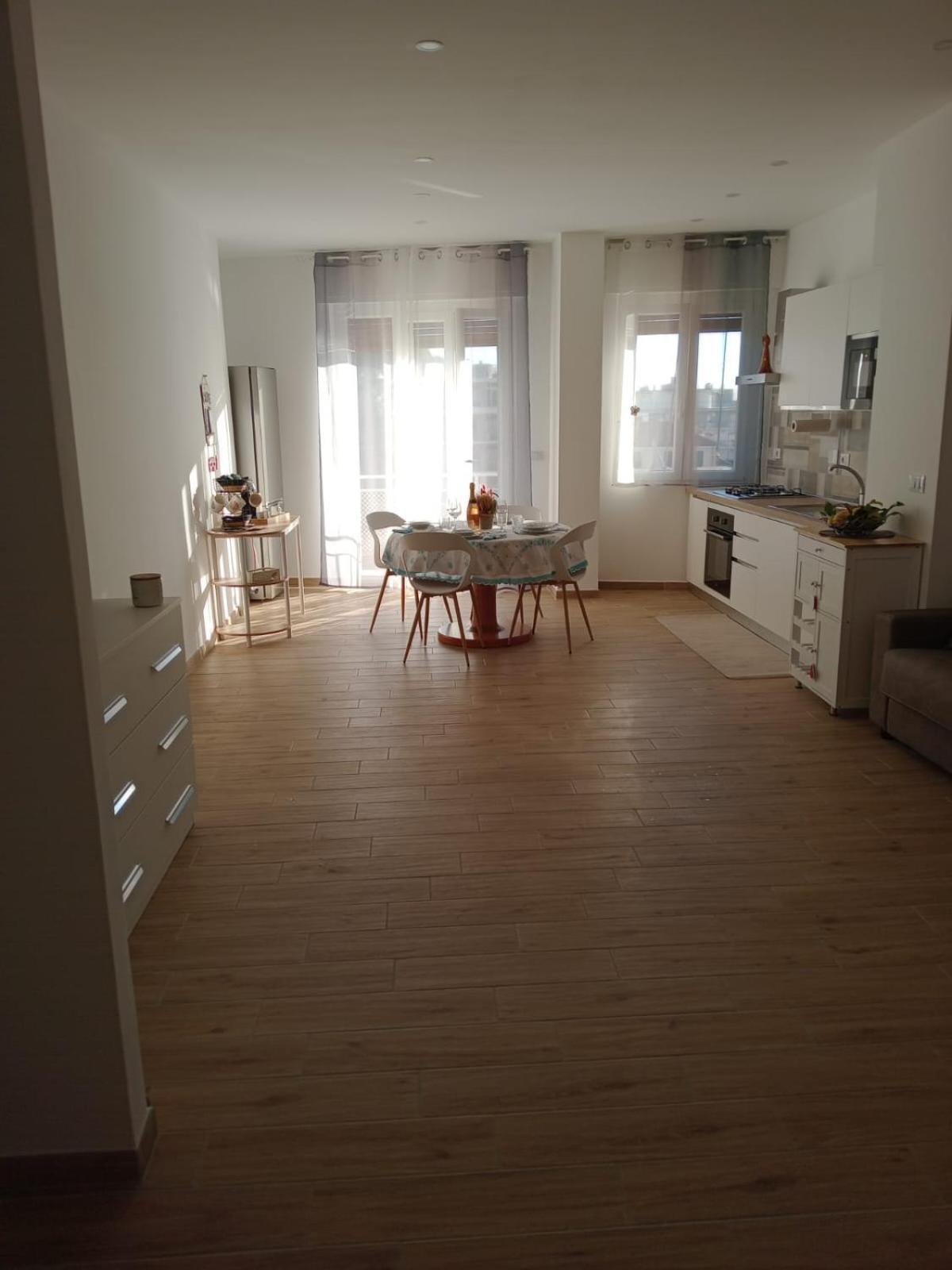 Alex'S House Apartment Sanremo Luaran gambar